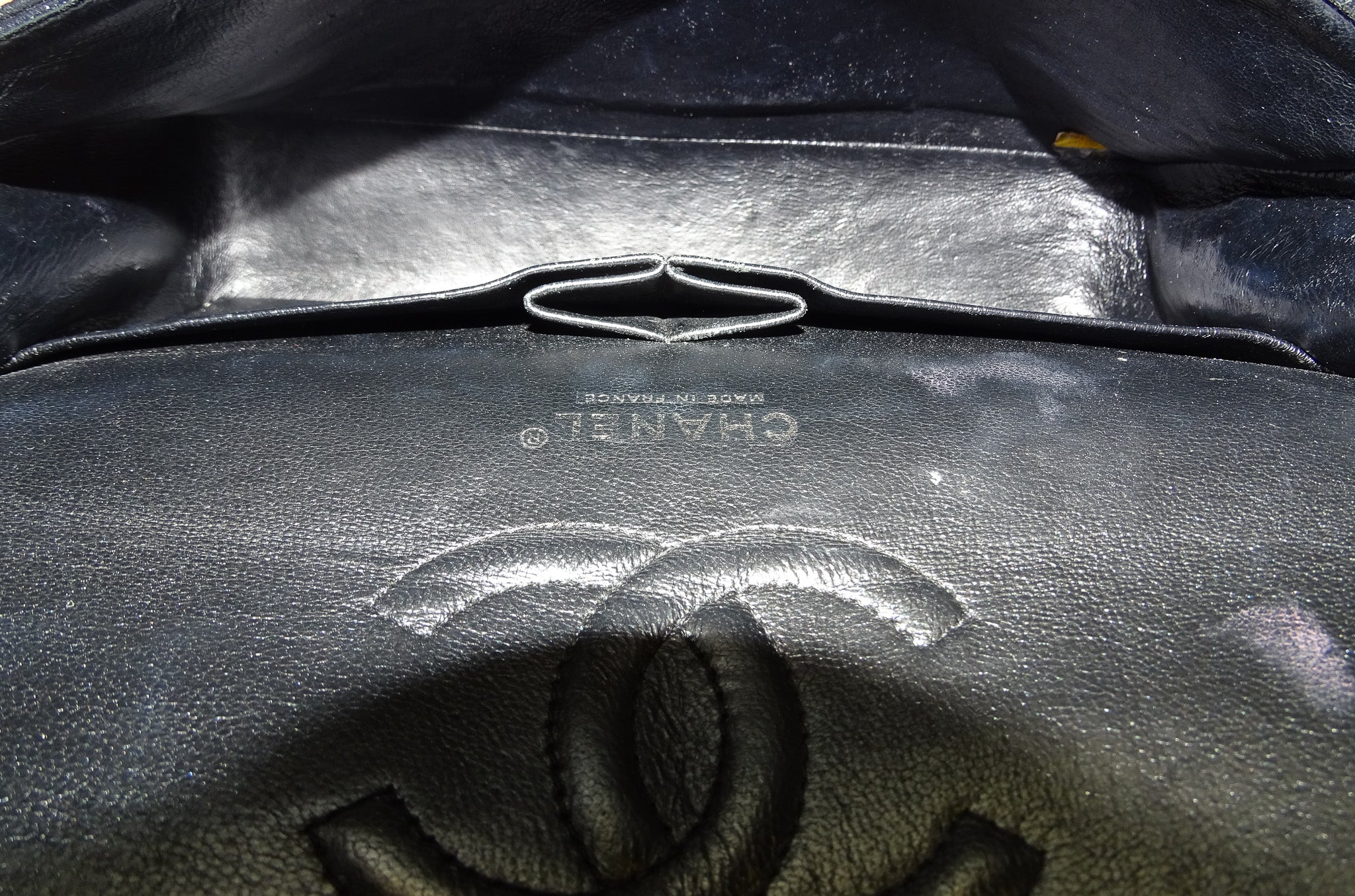 Chanel Classic Medium Double Flap Black Caviar SH 2011 - Image 16