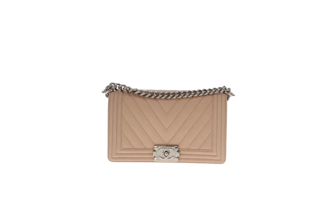 Chanel Boy Bag New Medium Beige Chevron With Silver Hardware 2016 - Image 3