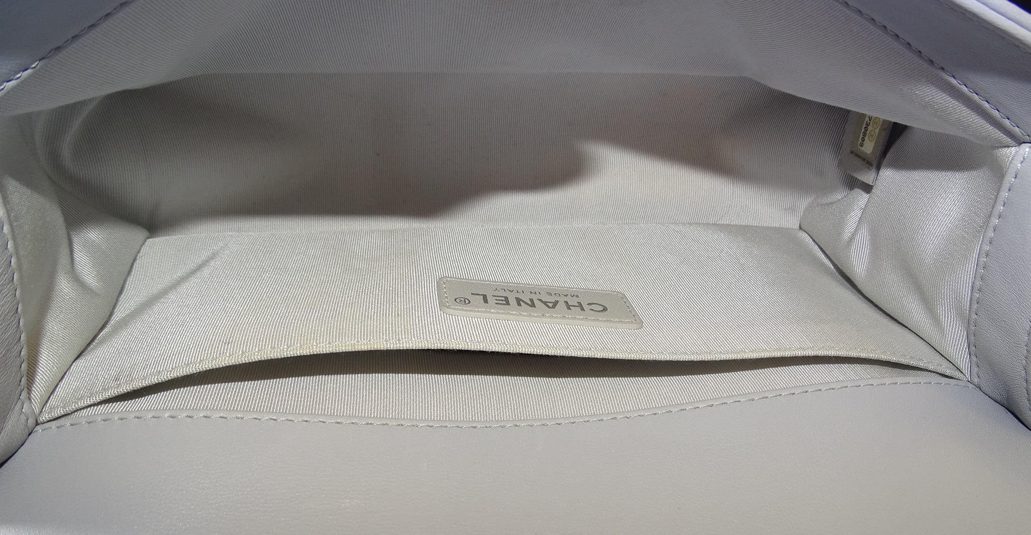 Chanel Boy Bag New Medium Grey Lambskin SHW 2017/18 - Image 15