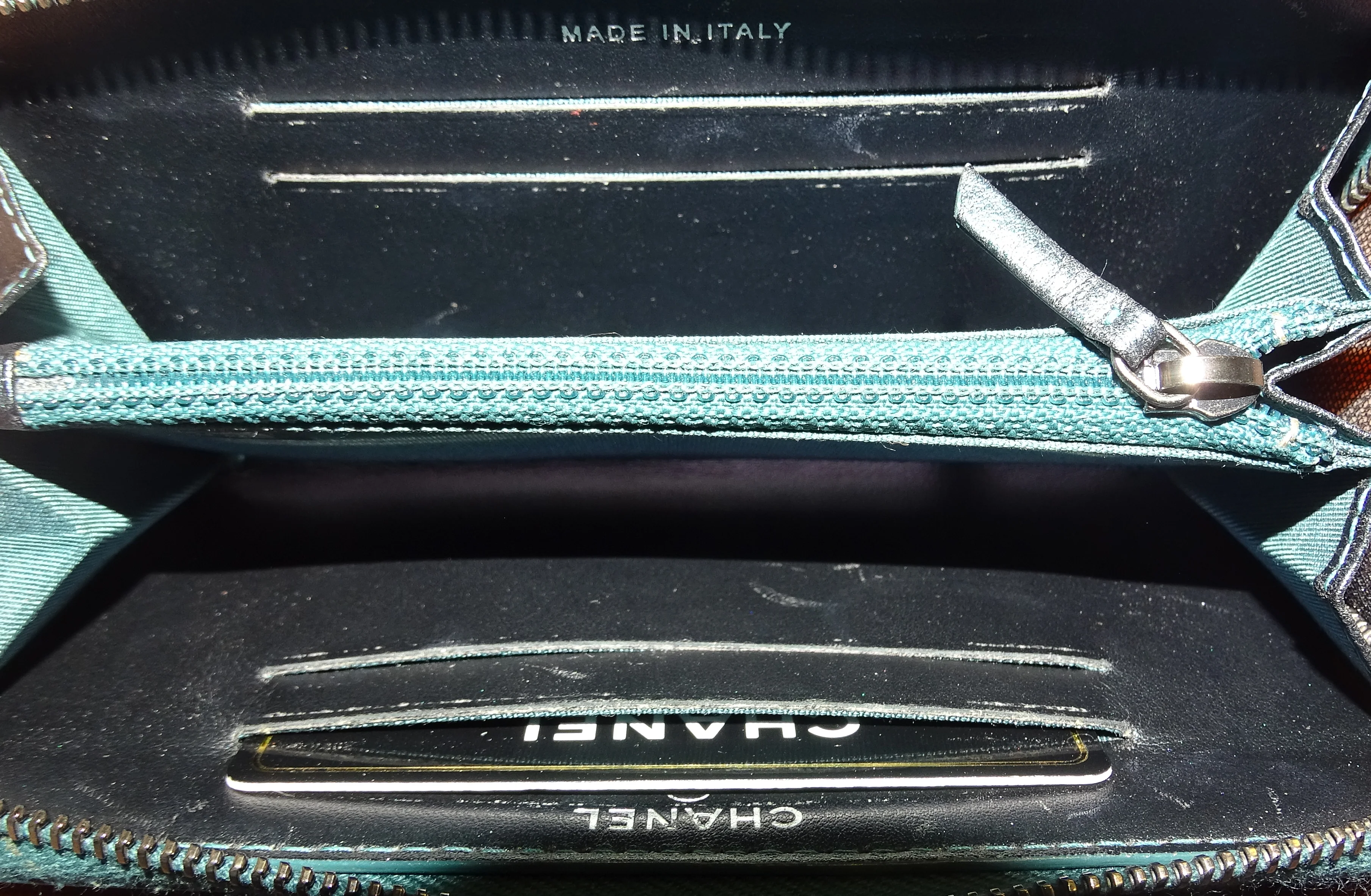 Chanel Filigree Zip Around Wallet Medium Green Iridescent Caviar - Image 11