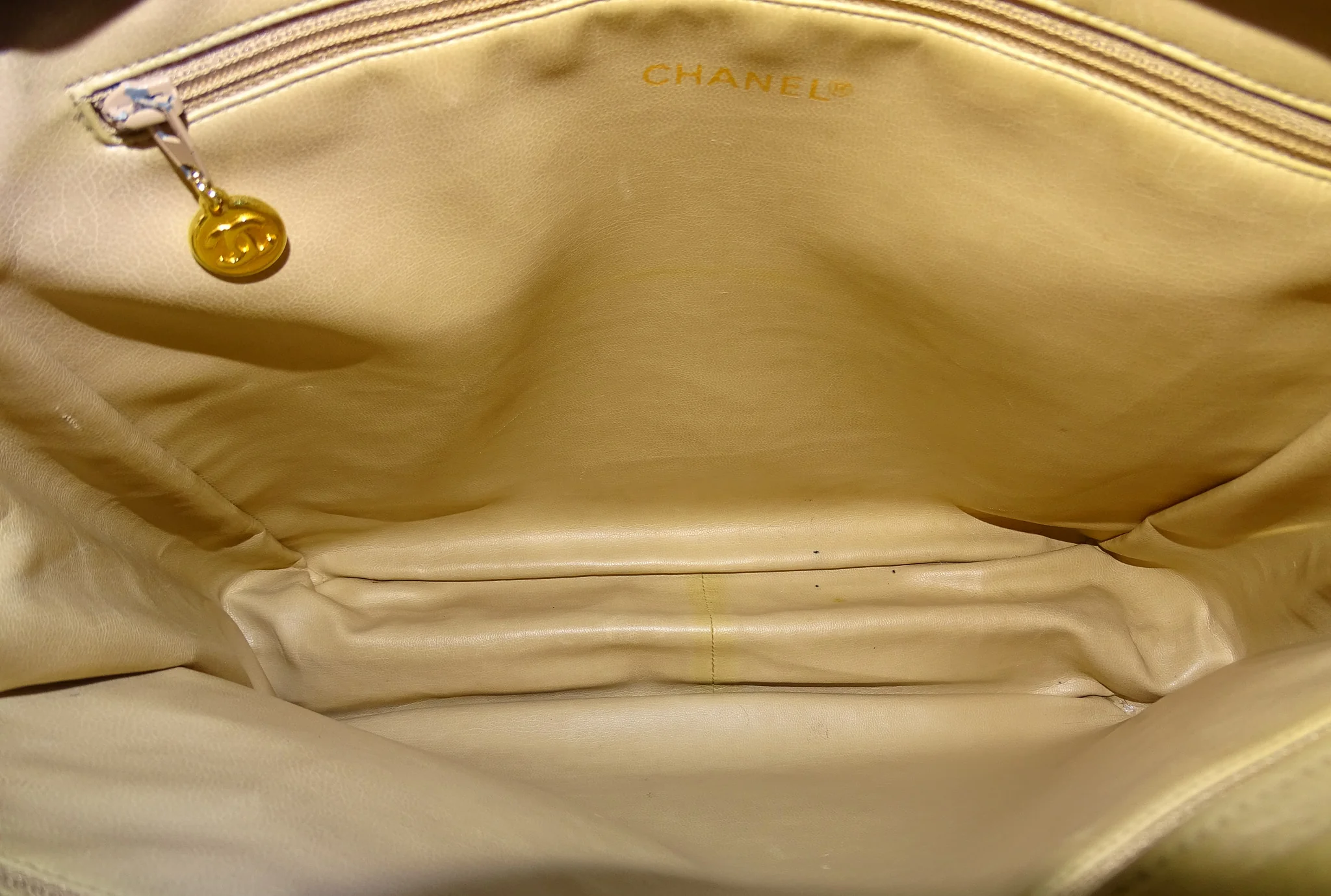 Chanel Vintage Caviar Gold CC Leather Chain Shoulder Bag 1994 - Image 11
