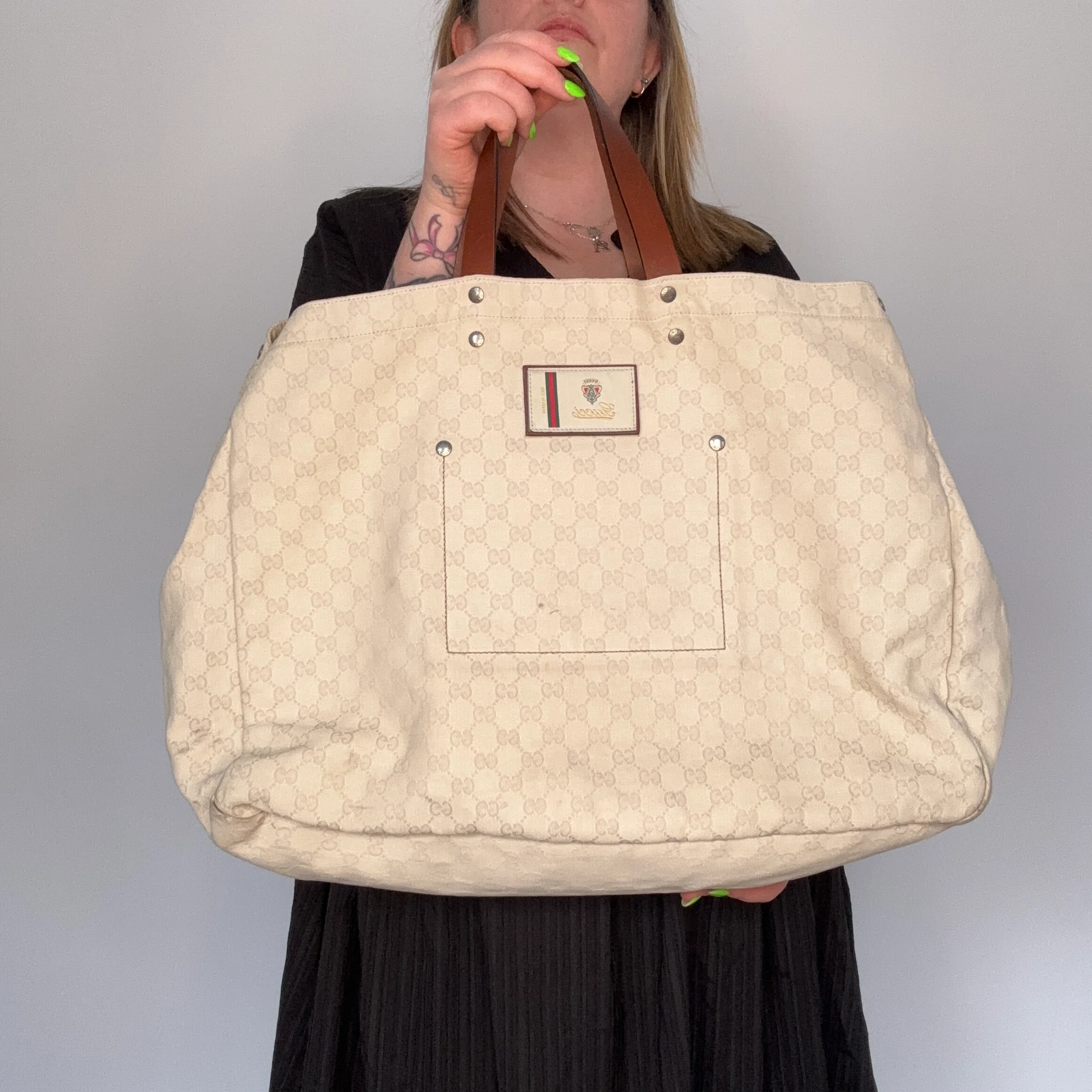 Gucci Emblem XL Shopper Tote In White GG Canvas - Image 2
