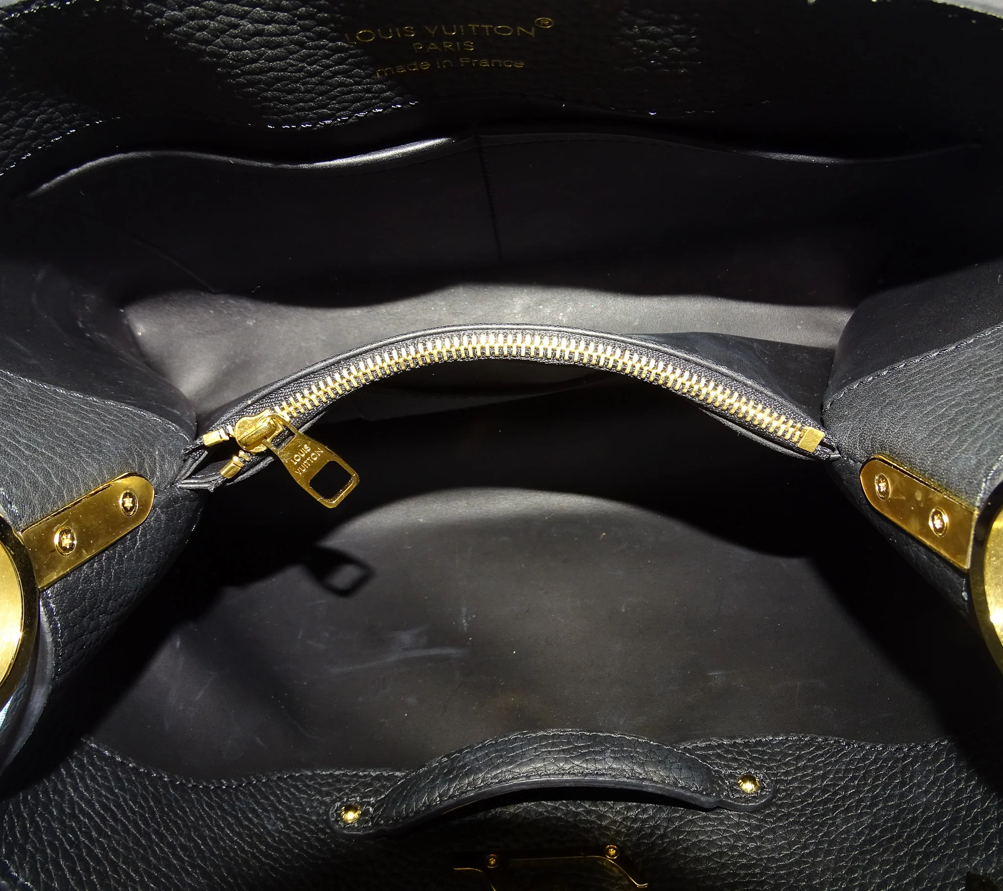 Louis Vuitton Capucines MM with Mother of Pearl Effect Detail (NFID) - no strap - Image 11