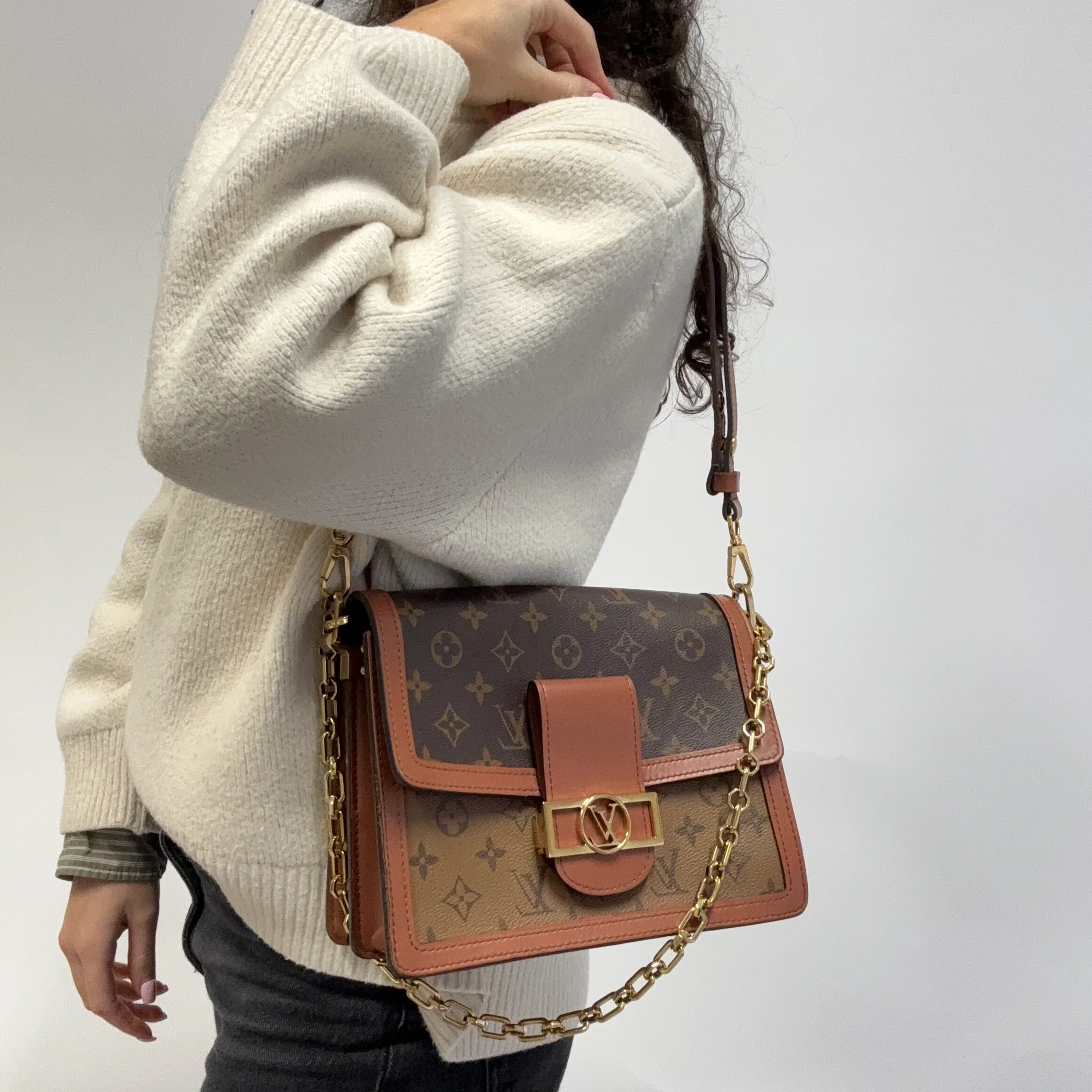 Louis Vuitton Dauphine MM Shoulder Bag - Image 2
