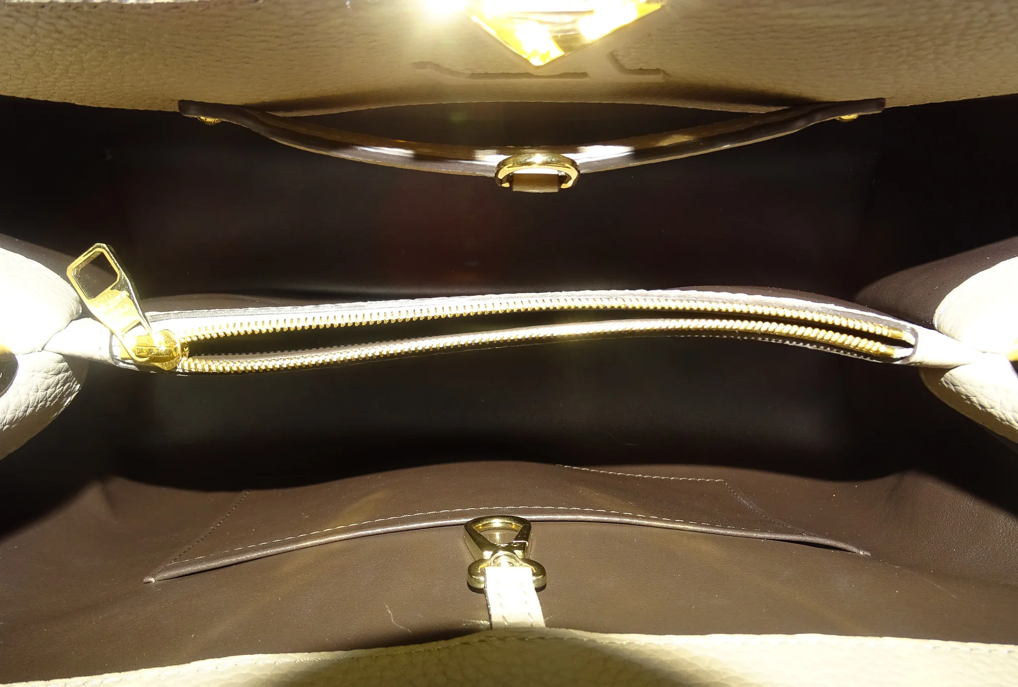 Louis Vuitton Galet Capucines MM Limited Edition (Incl Cites Documents) MI3198 - Image 12