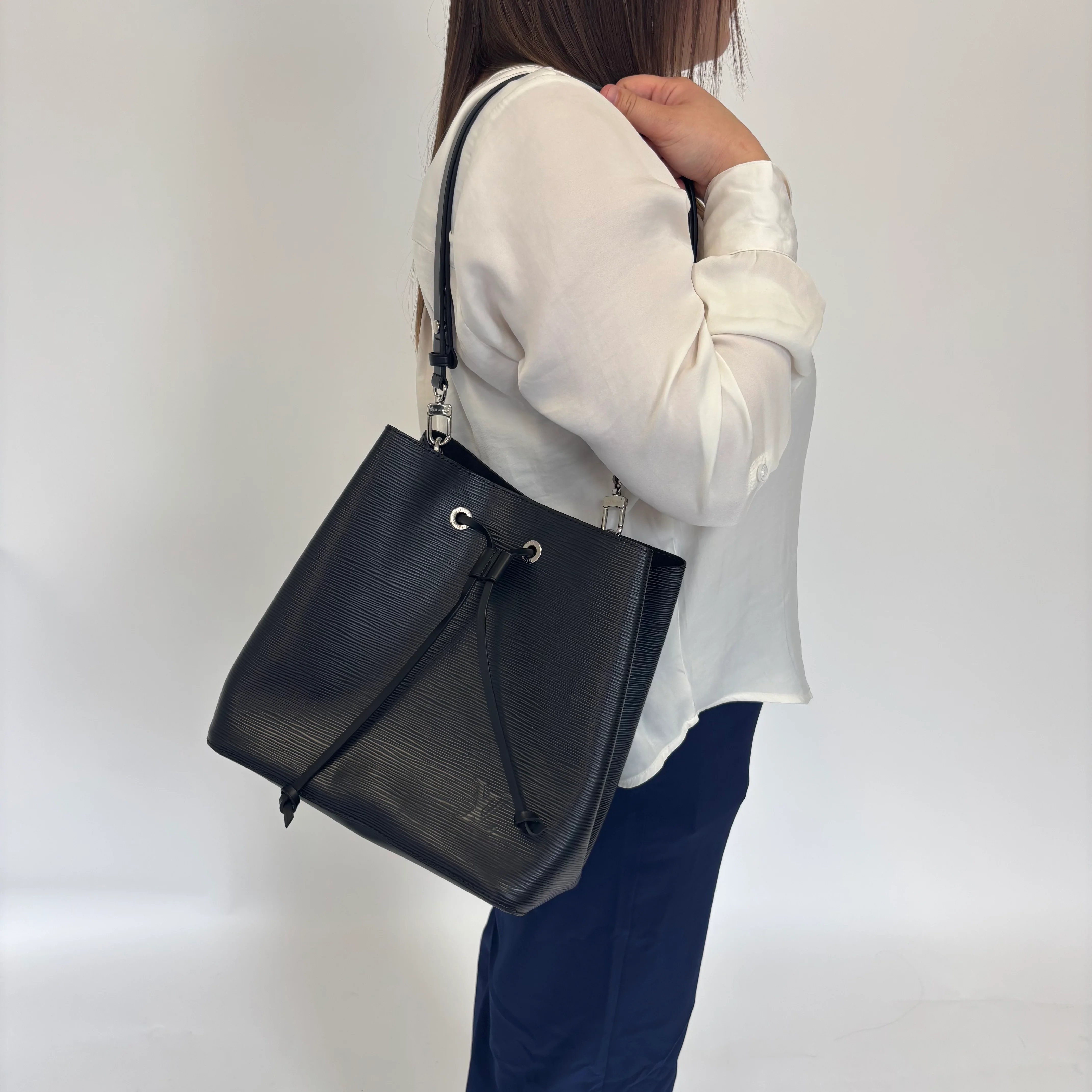 Louis Vuitton NeoNoe Black Epi Leather (NFID) - Image 2