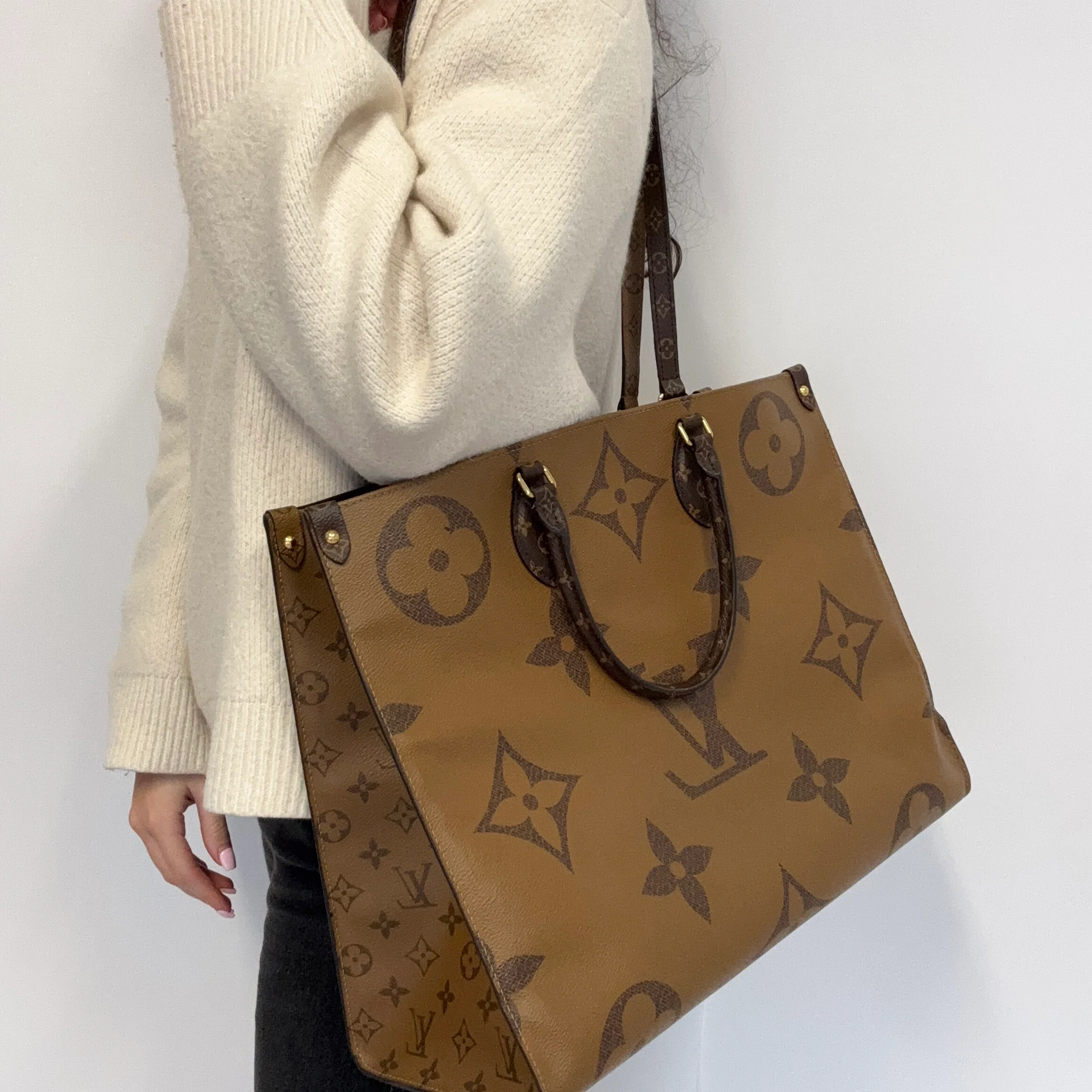 Louis Vuitton On The Go Tote GM NZ2119 - Image 2