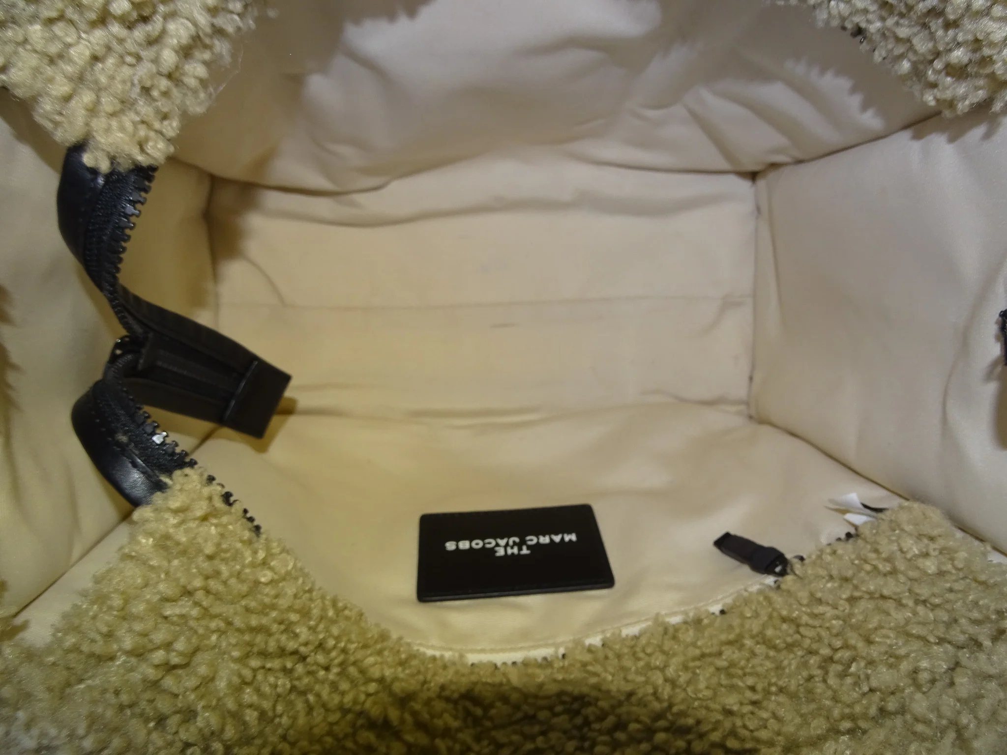 Marc Jacobs The Tote Bag Teddy Medium - Image 15