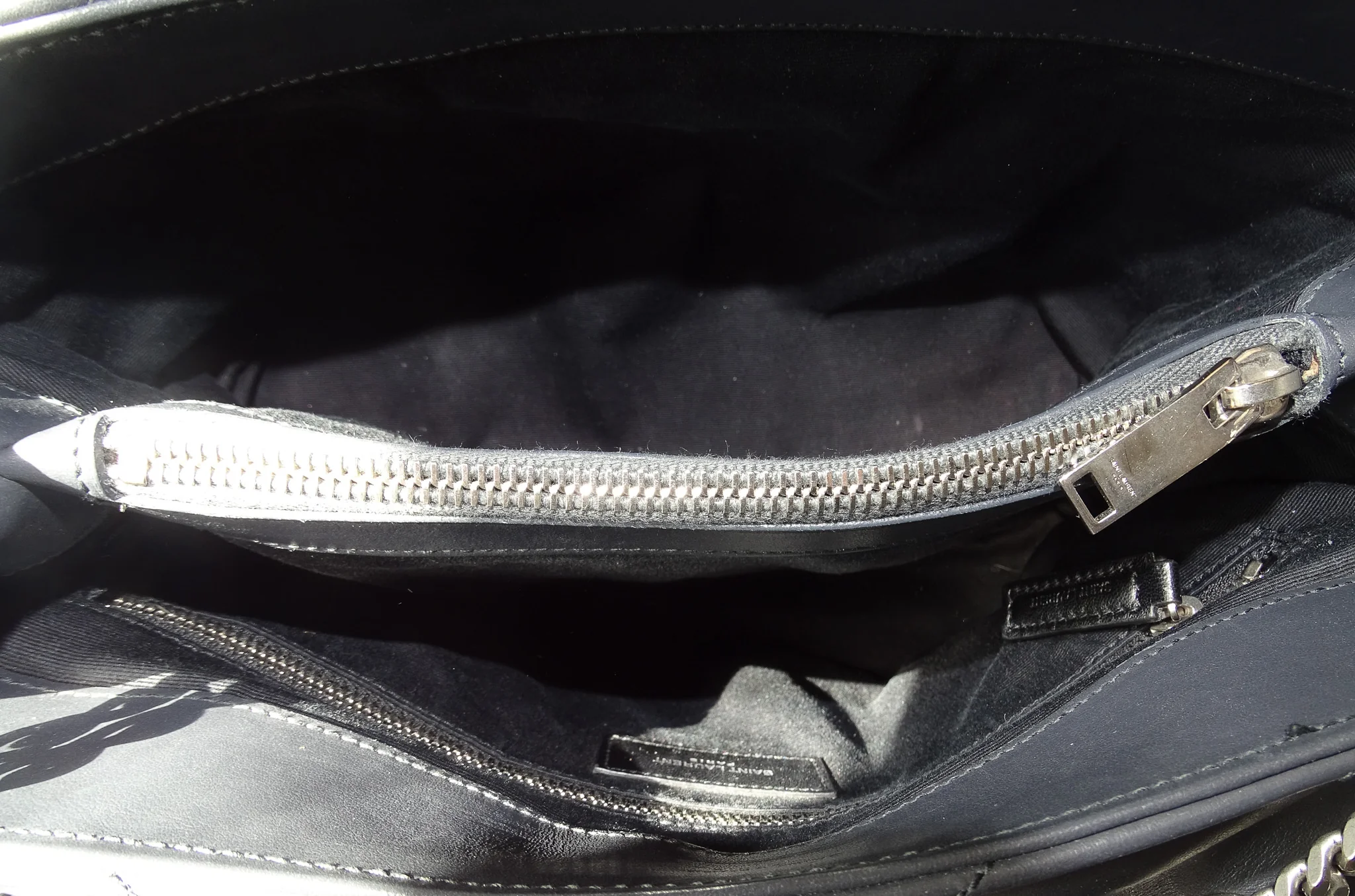 Saint Laurent LouLou Medium In Dark Smog Chevron Leather - Image 14
